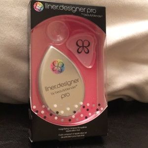 💕 2 for $22💕 NWT Beauty Blender Liner Designer